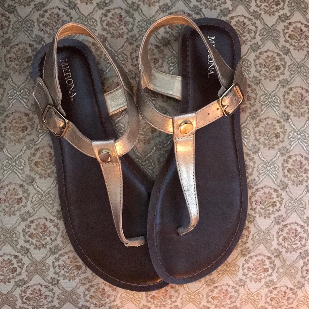 Merona Gold sandals size 8